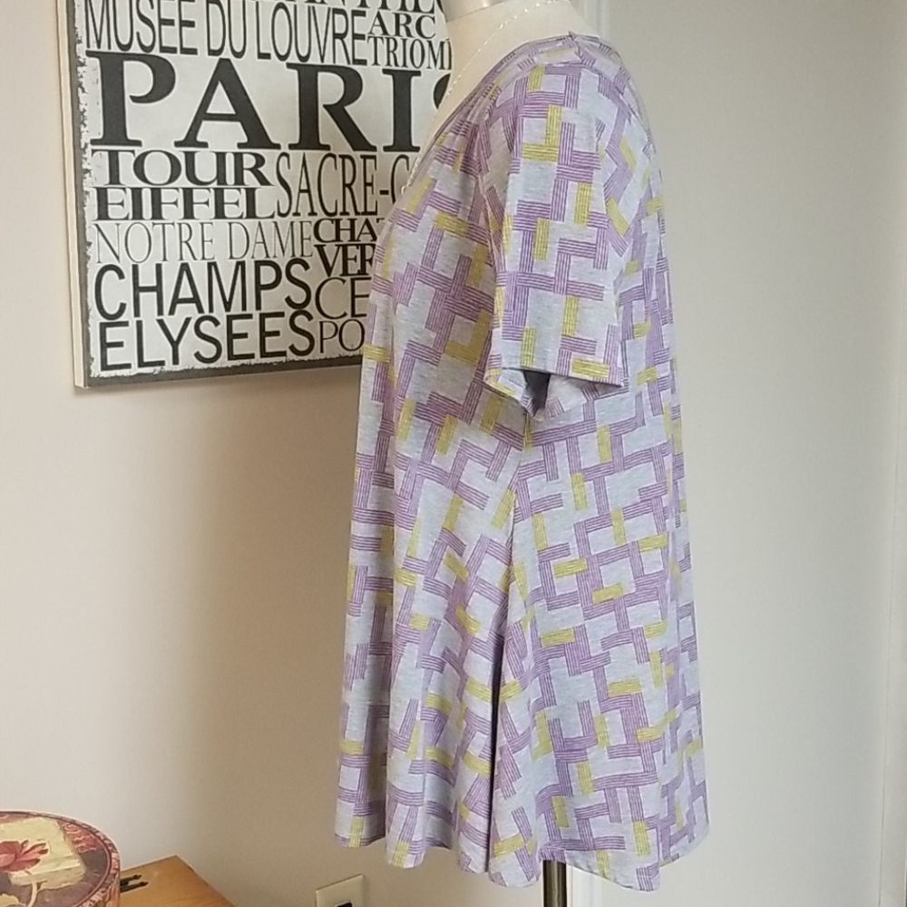 LuLaRoe PLUS tunic top - Picture 2 of 8
